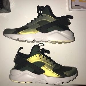 Nike Air Huarache sneakers